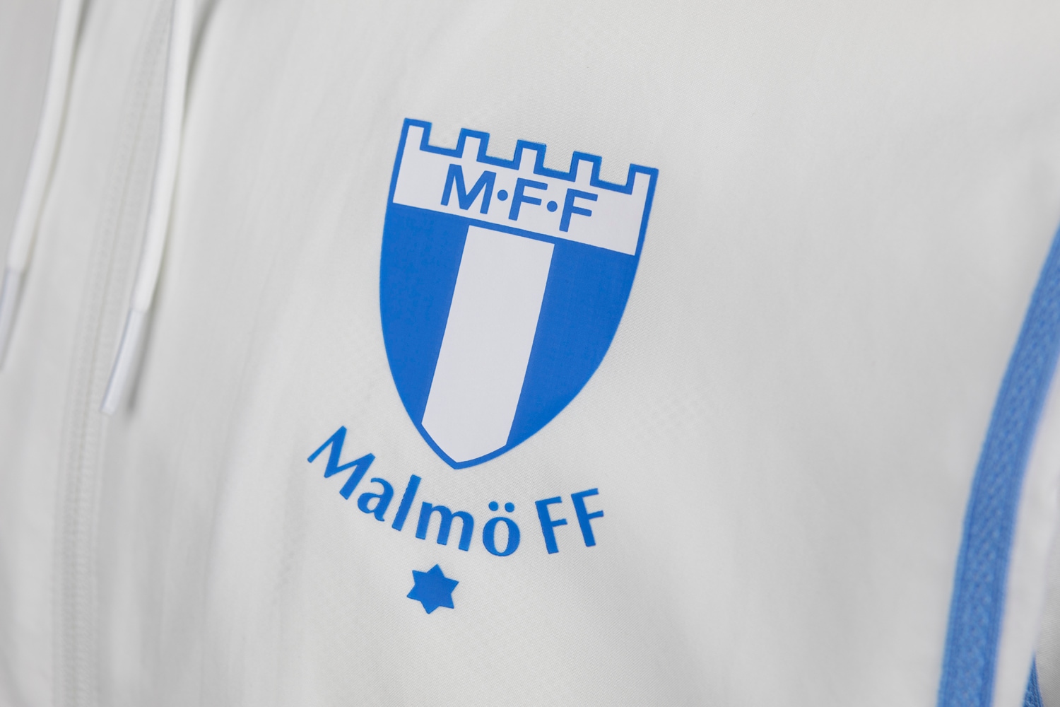 Puma MFF Prematch Woven Anthem Jacket White 25