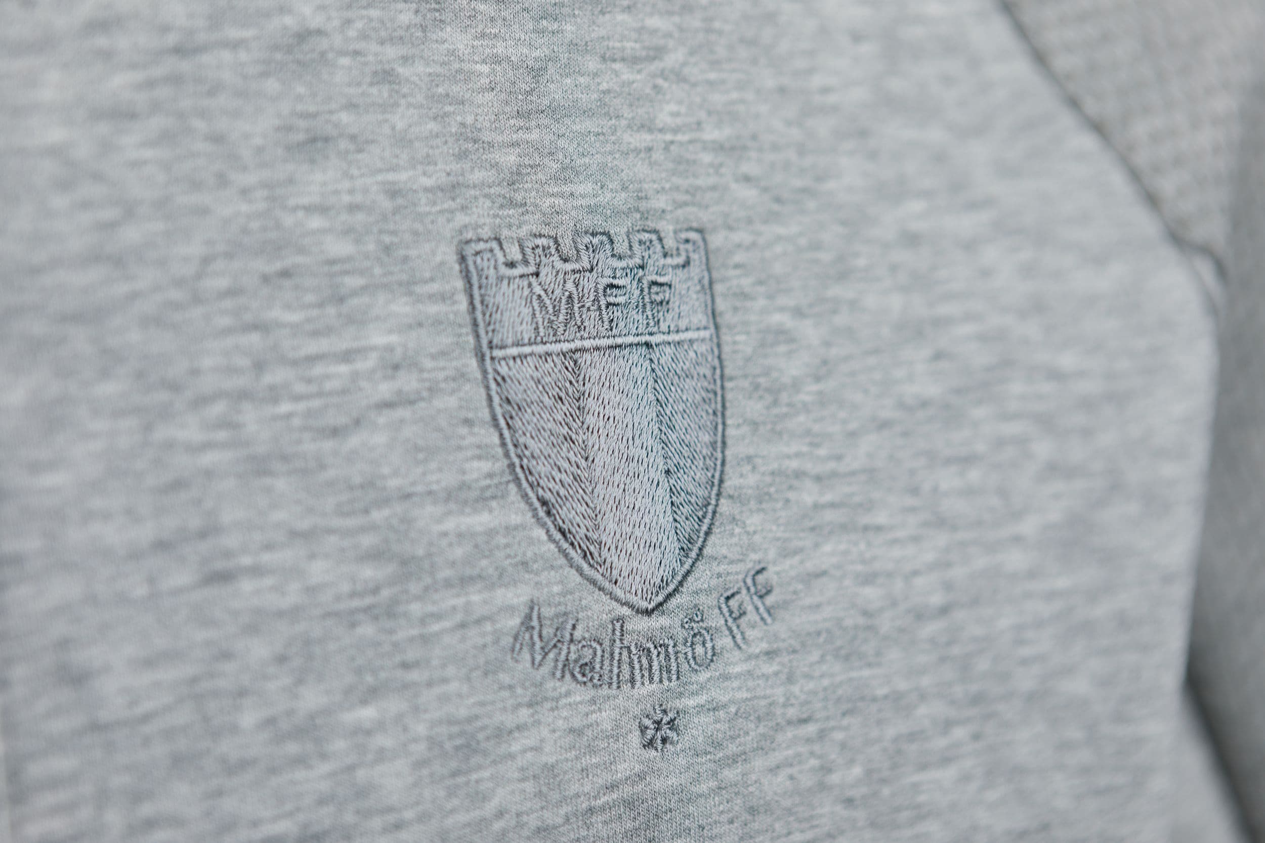 Puma teamcup ziphood grå logo