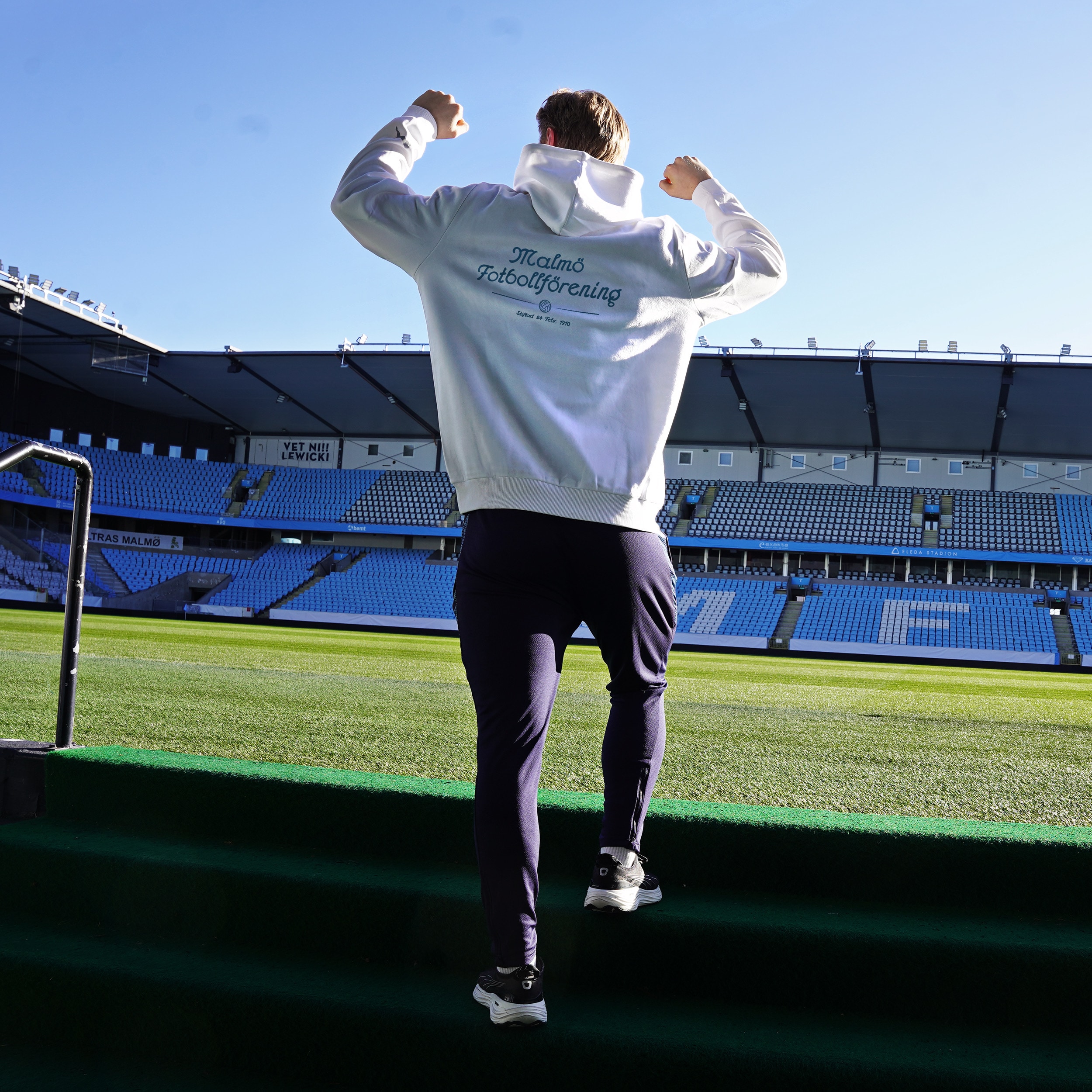 Hood vit Malmö fotbollförening 24 feb