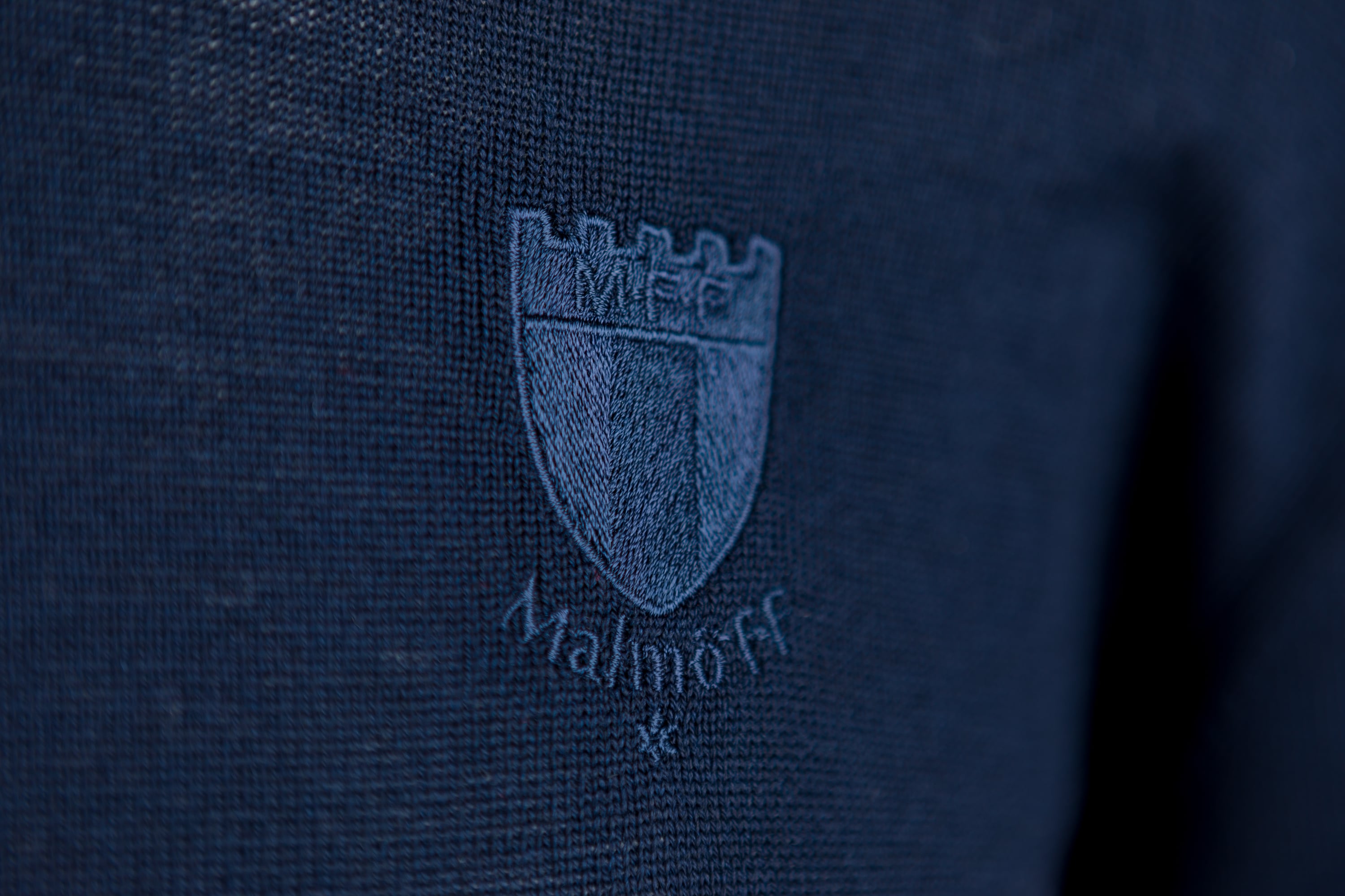 V-ringad Ivanhoe tröja merinoull marinblå